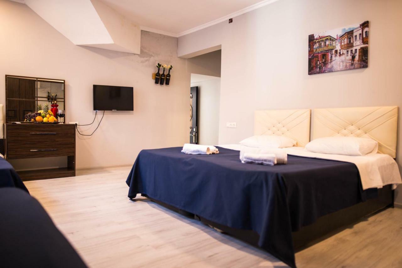 Central Apart-Hotel Batumi Ngoại thất bức ảnh