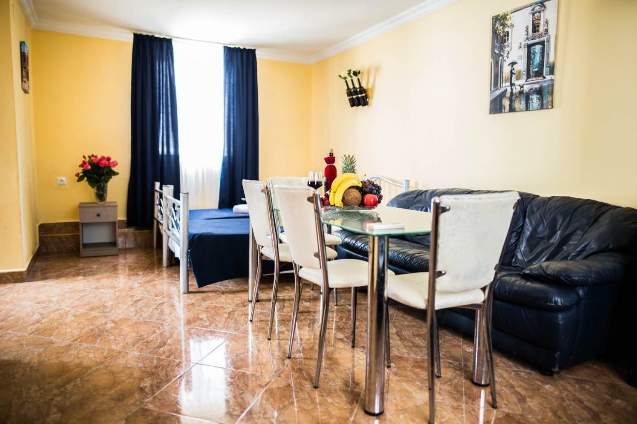 Central Apart-Hotel Batumi Ngoại thất bức ảnh