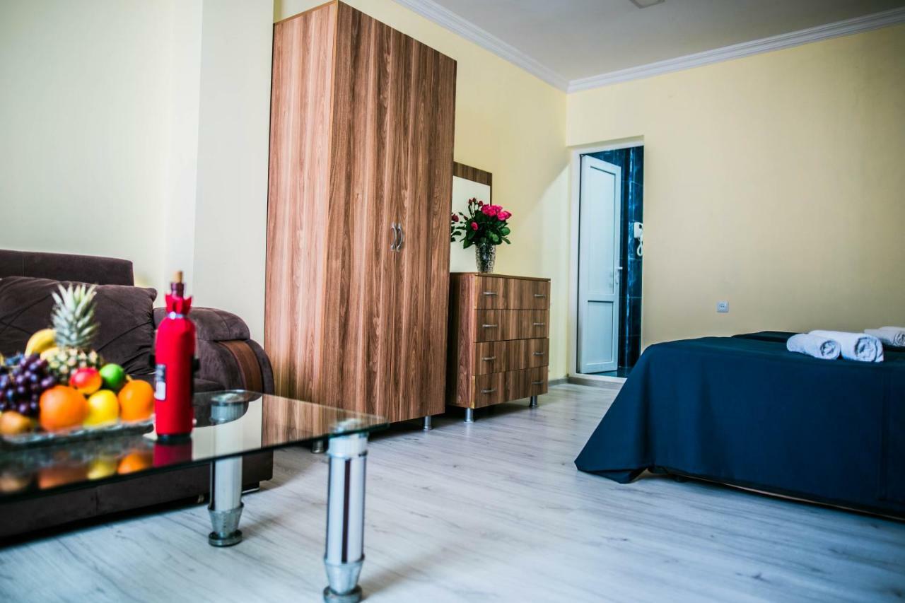 Central Apart-Hotel Batumi Ngoại thất bức ảnh