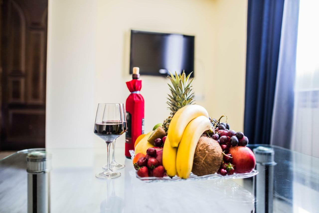 Central Apart-Hotel Batumi Ngoại thất bức ảnh